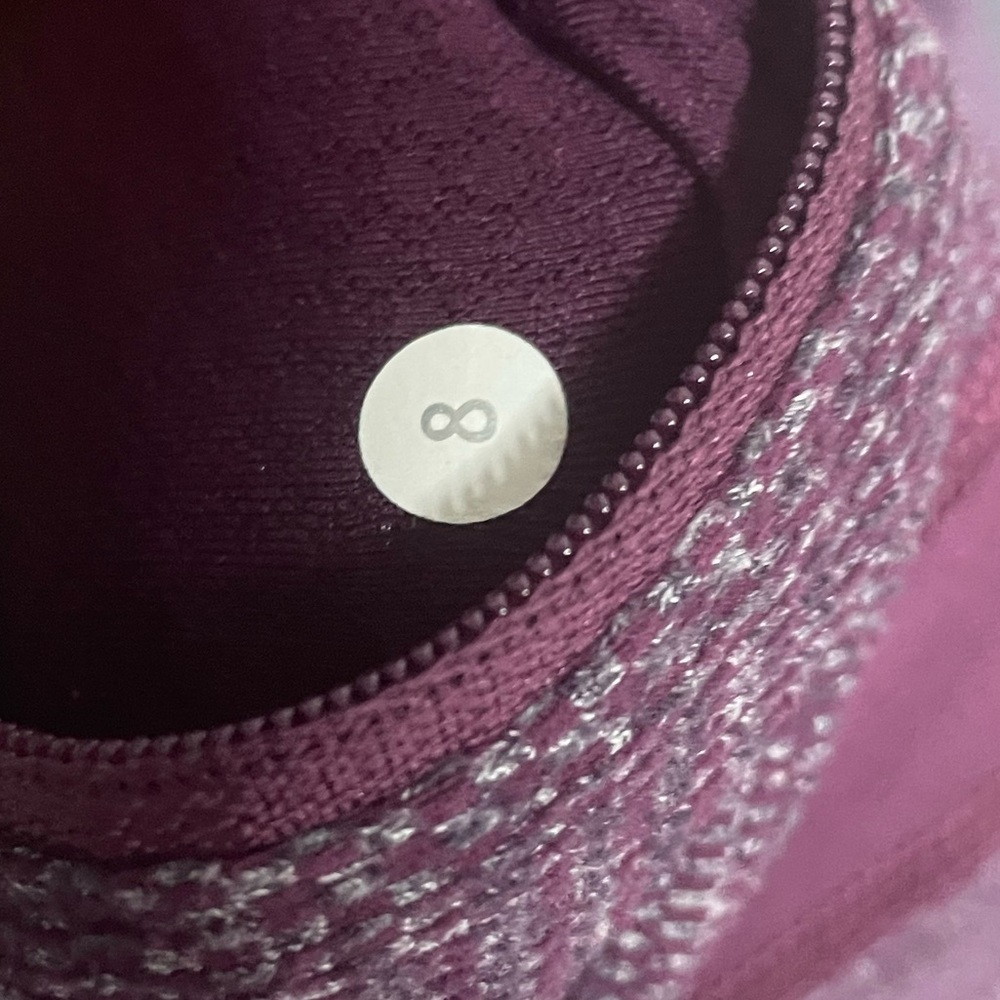 Lululemon Athletica Scuba Women's Burgundy Hoodie Jacket Size 8 - Picture 16 of 16